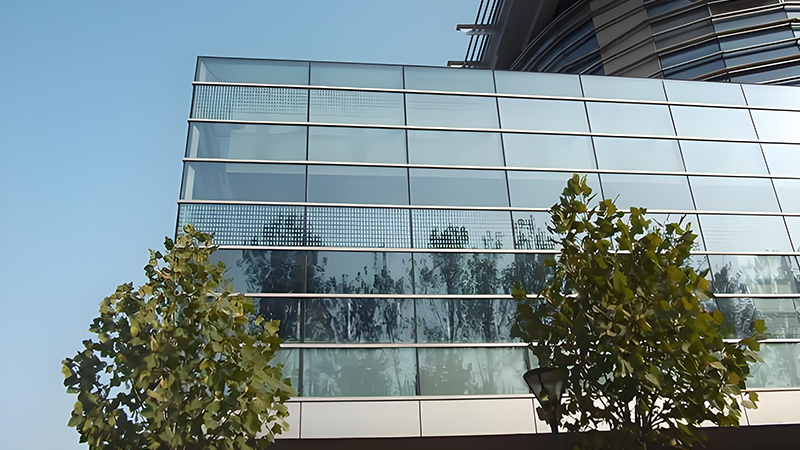 What are the uses of insulated glass